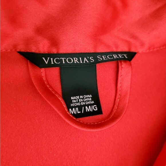 Victoria's Secret Womens Satiny Lacy Red Robe Size Medium - Picture 14 of 15